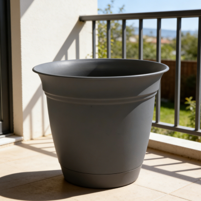 Round Planter with Saucer – Indoor & Outdoor Gardening Pot with Drainage Hole – Lightweight, UV-Resistant Plastic Material (20cm Warm Grey, Single Pot)